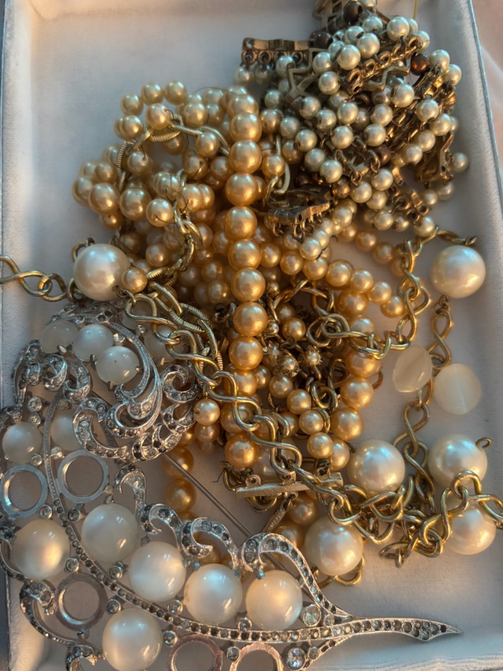 Crafter Lot Vintage Faux Pearl Jewelry Broken